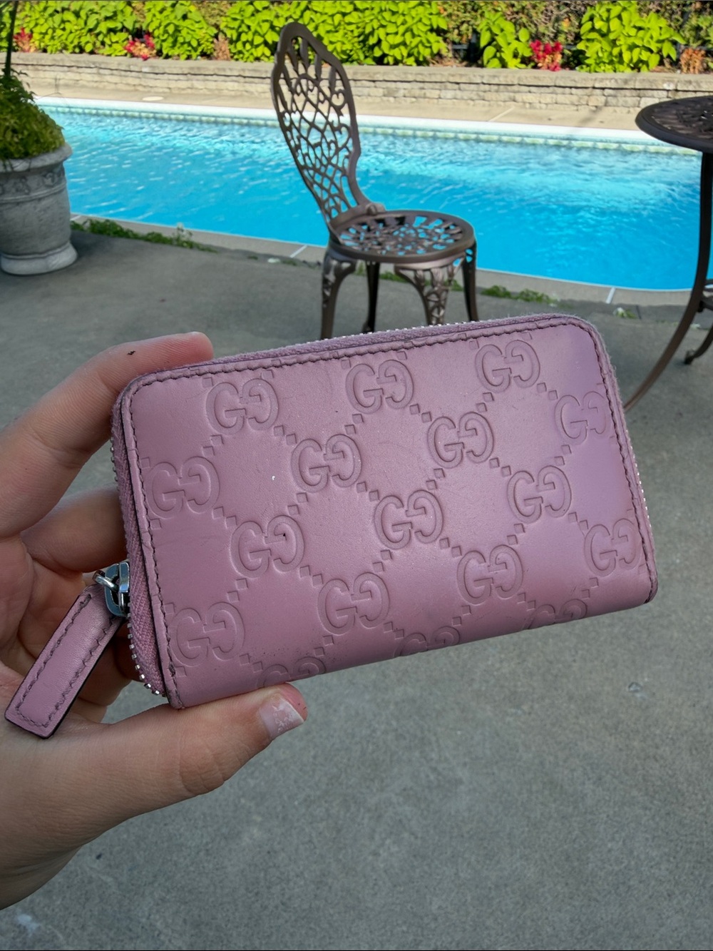 Gucci Dusty Pink Embossed Zip-Around Wallet - Picture 2 of 4